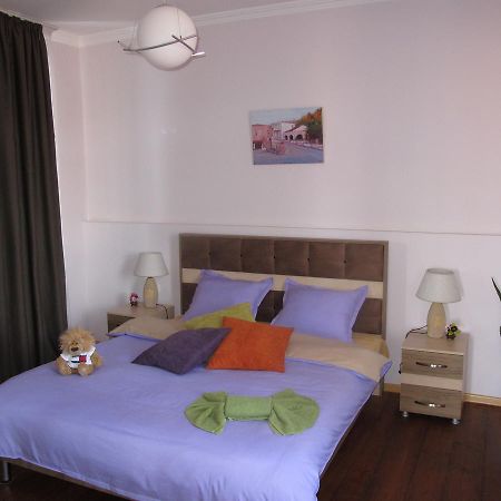 Guesthouse Honeymoon Sighnaghi Bagian luar foto