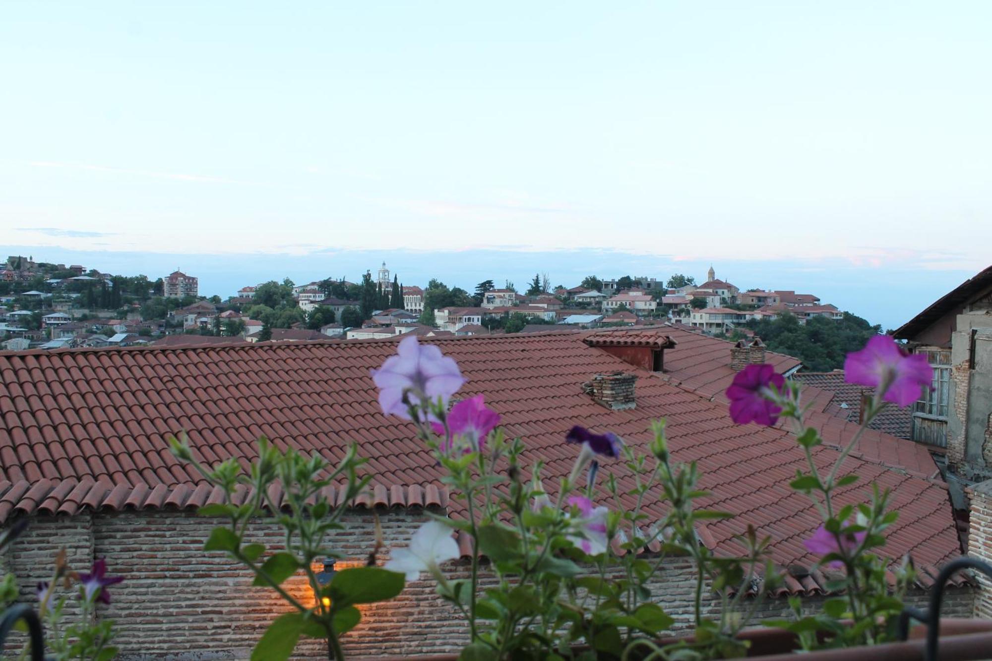 Guesthouse Honeymoon Sighnaghi Bagian luar foto