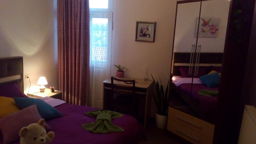 Guesthouse Honeymoon Sighnaghi Bagian luar foto