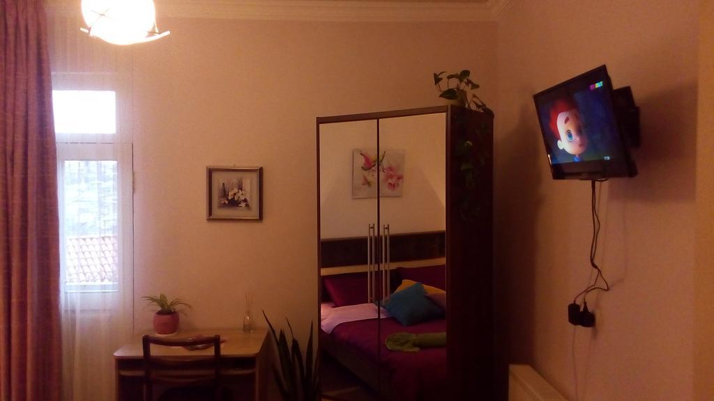 Guesthouse Honeymoon Sighnaghi Bagian luar foto